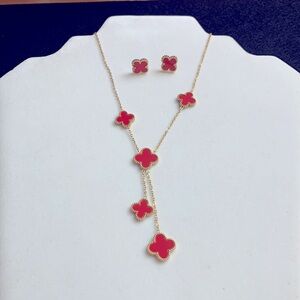 Clover Necklace and Earrings Set.